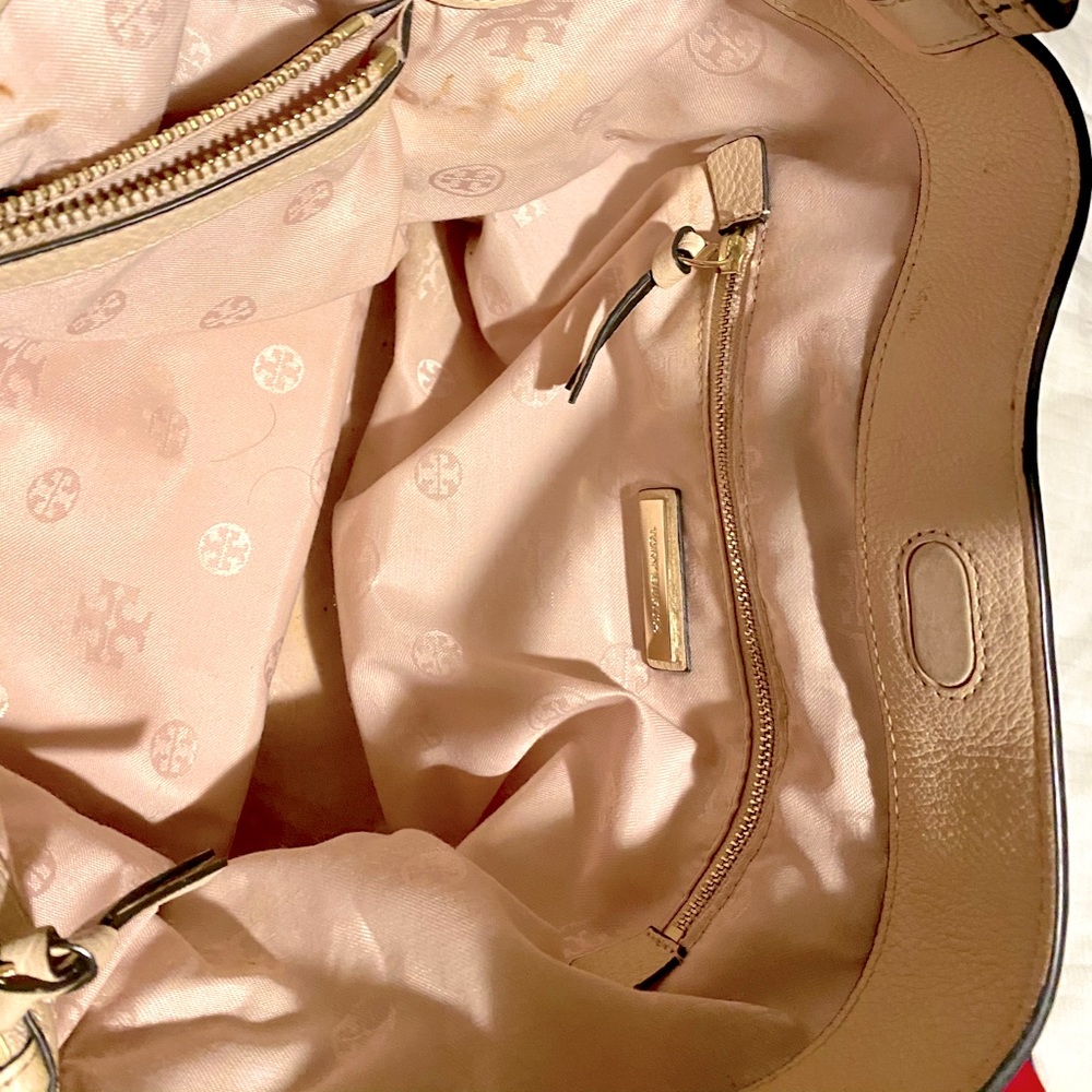 Authentic Tory Burch leather tote with tassels - Picture 5 of 5